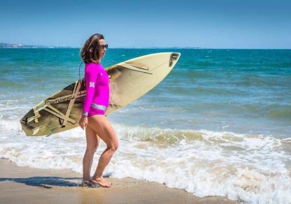 Laura attending surf in Alooppa wetsuit