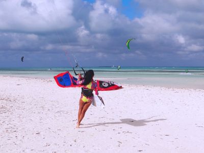 Alooppa beautiful wetsuits and surfsuits